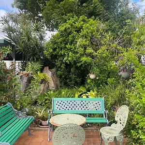 3* Motel Avocado Motor